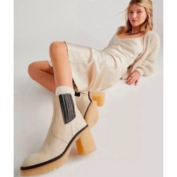 Free People Shoes - Free People $188 James Chelsea Boots in White Leather NEW IN BOX SOLD OUT STYLE